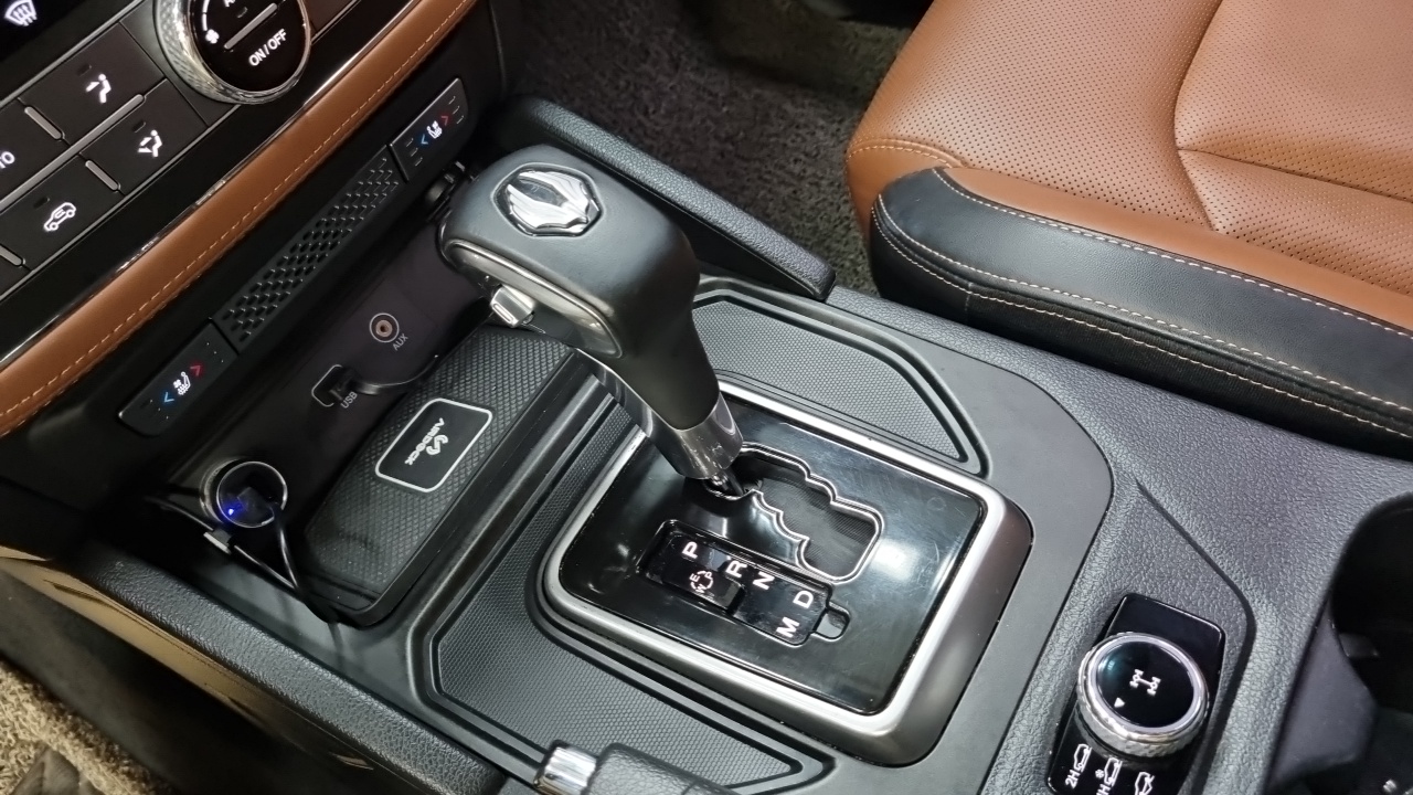 KG Mobility (SsangYong) Rexton Sports Khan Diesel 2.2 4WD Professional S (5-Link) 2019 — фото 9