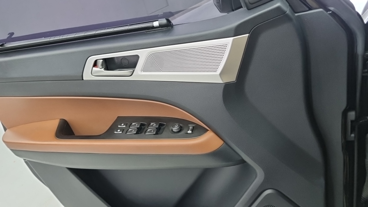 KG Mobility (SsangYong) Rexton Sports Khan Diesel 2.2 4WD Professional S (5-Link) 2019 — фото 20