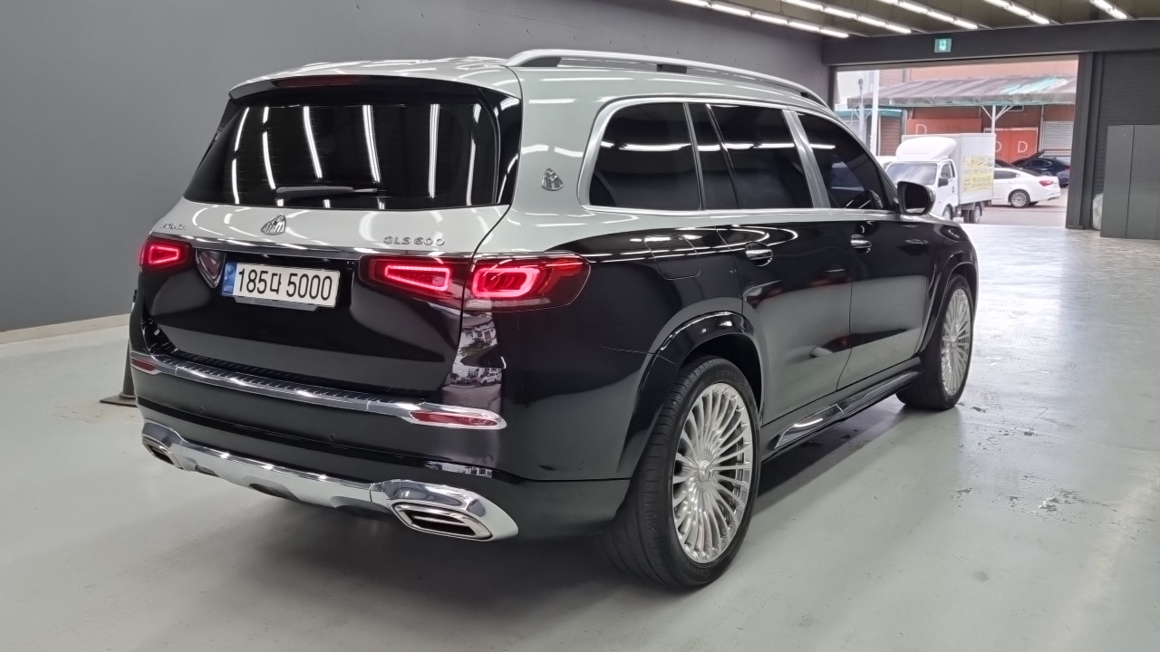 Mercedes-Benz GLS-Class (X167) Maybach GLS600 4MATIC 2021 — фото 4