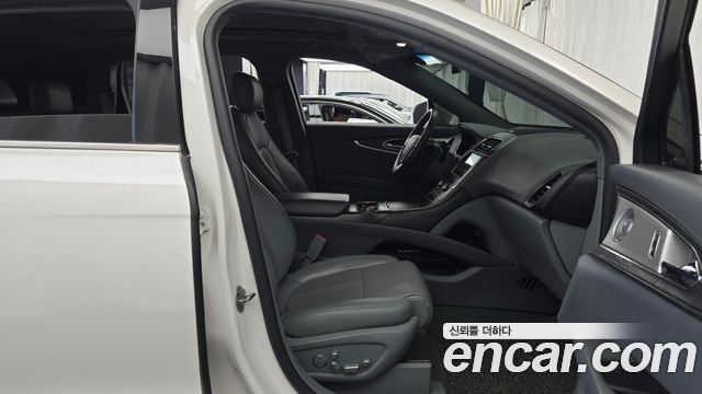 Lincoln Nautilus (I) 2.7 Reserve AWD 2019 — фото 32