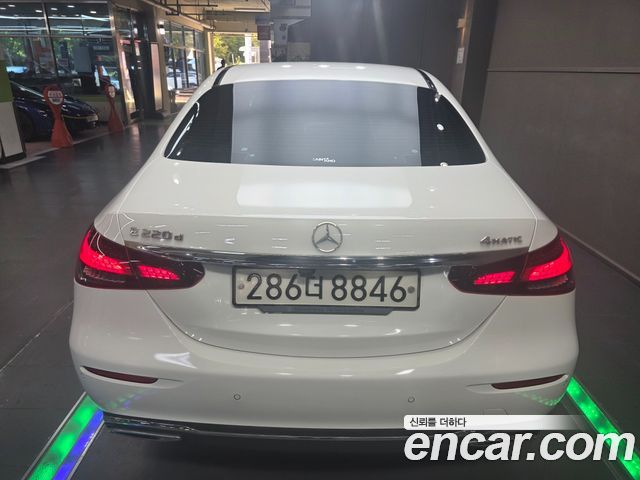 Mercedes-Benz E-Class (W213) E220d 4MATIC Exclusive 2021 — фото 4