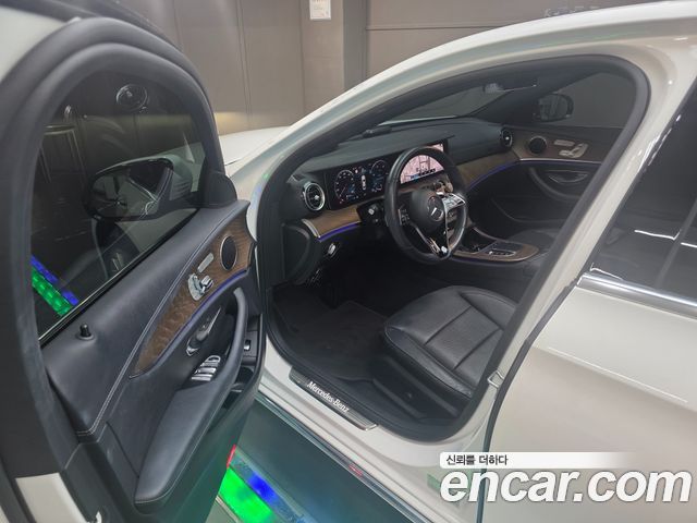 Mercedes-Benz E-Class (W213) E220d 4MATIC Exclusive 2021 — фото 10