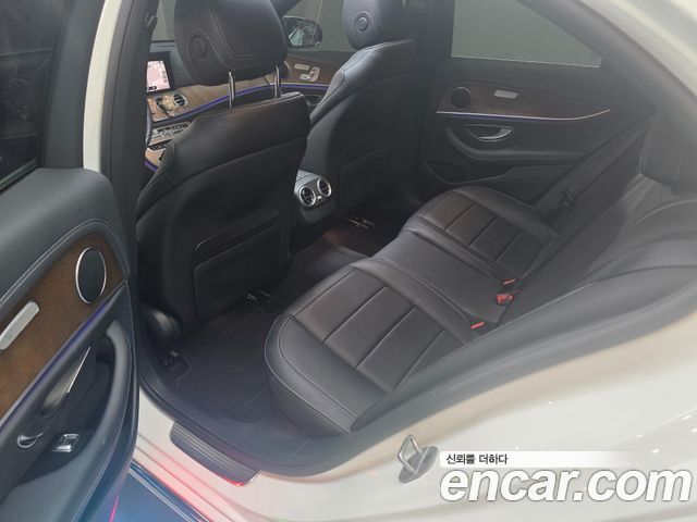 Mercedes-Benz E-Class (W213) E220d 4MATIC Exclusive 2021 — фото 17