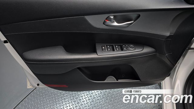 Kia K3 Trendy 2020 — фото 30