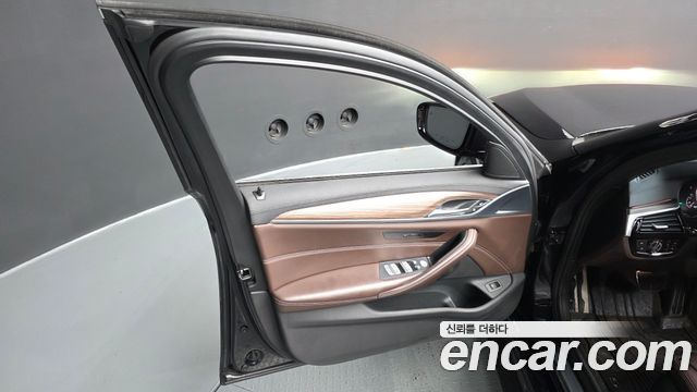 BMW 5 Series (G30) 520d M Sport Package Plus 2019 — фото 24