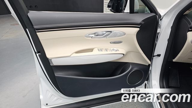 Genesis GV70 2.5T Gasoline AWD 2026 — фото 24