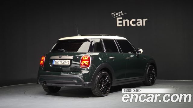 MINI Cooper 5Door Resolute Edition 3rd Gen 2023 — фото 2
