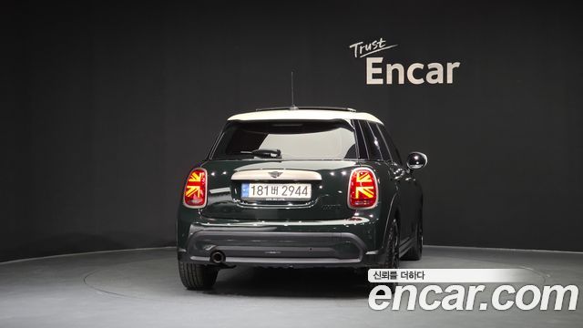 MINI Cooper 5Door Resolute Edition 3rd Gen 2023 — фото 4