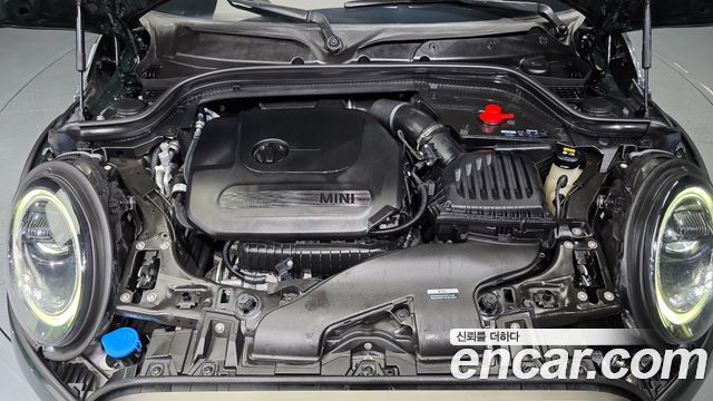 MINI Cooper 5Door Resolute Edition 3rd Gen 2023 — фото 6