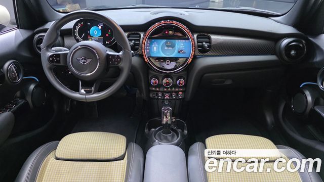 MINI Cooper 5Door Resolute Edition 3rd Gen 2023 — фото 7