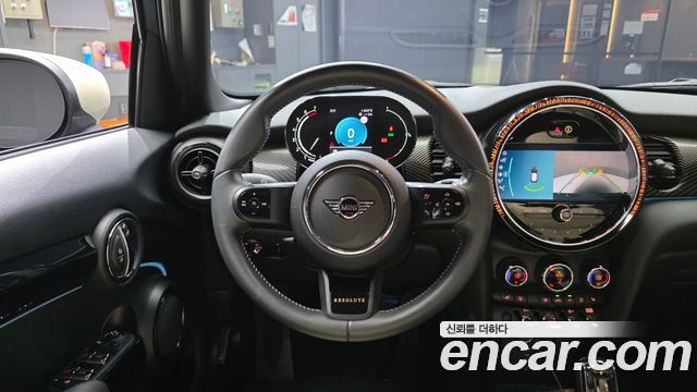 MINI Cooper 5Door Resolute Edition 3rd Gen 2023 — фото 12