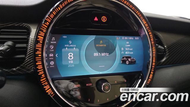 MINI Cooper 5Door Resolute Edition 3rd Gen 2023 — фото 16