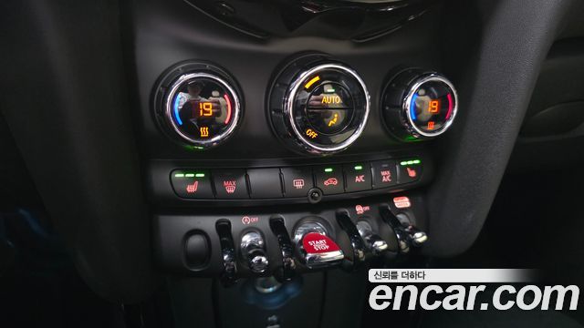 MINI Cooper 5Door Resolute Edition 3rd Gen 2023 — фото 19