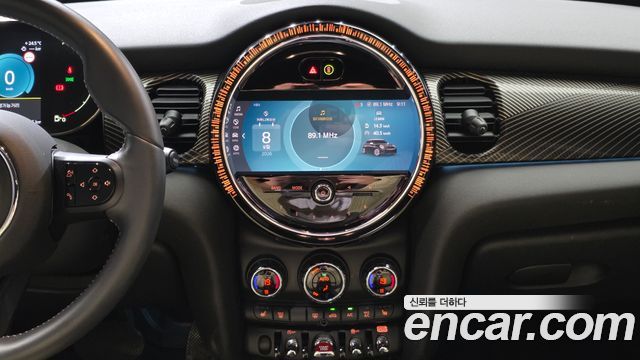MINI Cooper 5Door Resolute Edition 3rd Gen 2023 — фото 28