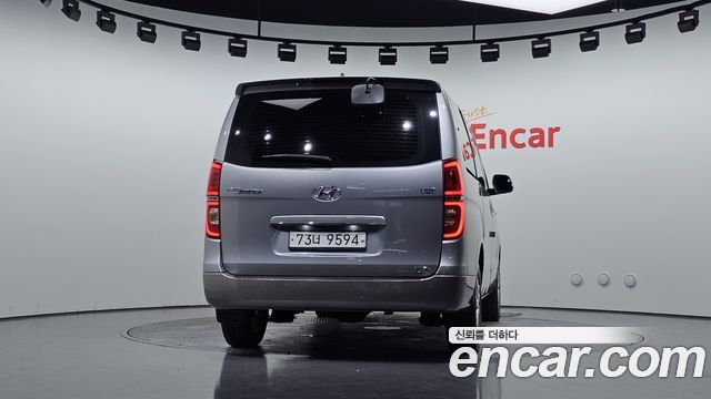 Hyundai Grand Starex 4WD Wagon 12-Seater Modern 2019 — фото 4