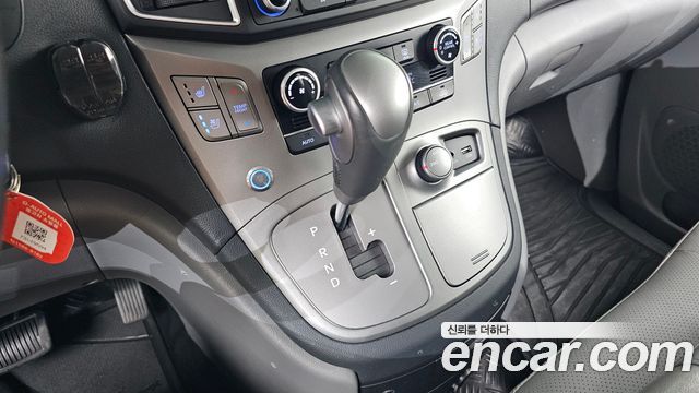Hyundai Grand Starex 4WD Wagon 12-Seater Modern 2019 — фото 9