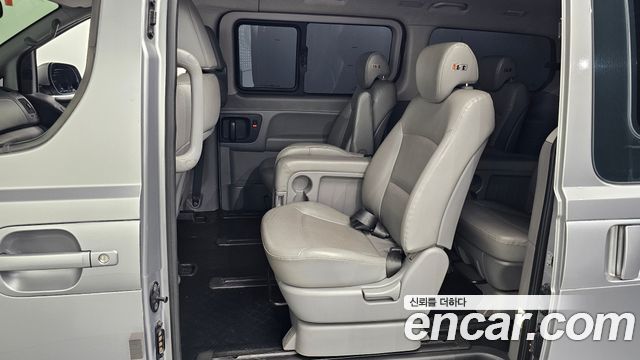 Hyundai Grand Starex 4WD Wagon 12-Seater Modern 2019 — фото 11
