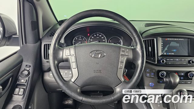 Hyundai Grand Starex 4WD Wagon 12-Seater Modern 2019 — фото 13