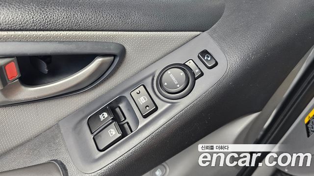 Hyundai Grand Starex 4WD Wagon 12-Seater Modern 2019 — фото 17