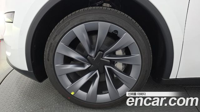 Tesla Model Y Premium Long Range AWD 2026 — фото 5