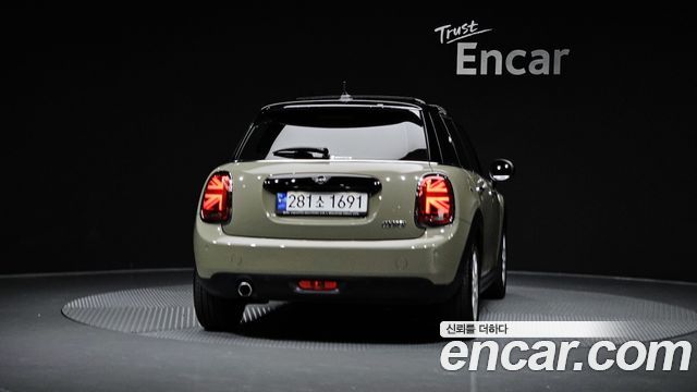MINI Cooper 5Door HIGH 3rd 2019 — фото 4