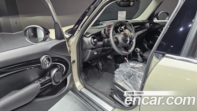 MINI Cooper 5Door HIGH 3rd 2019 — фото 10