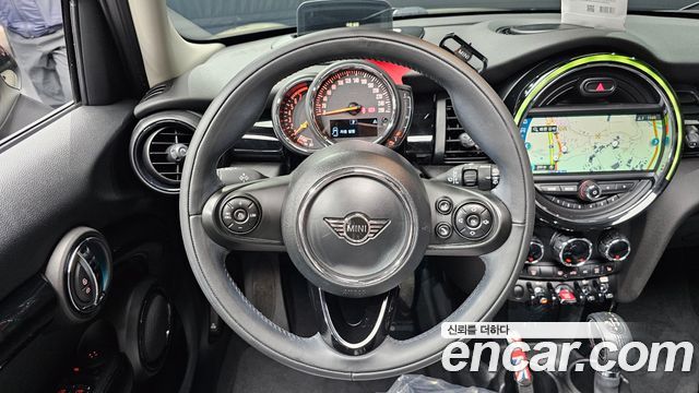 MINI Cooper 5Door HIGH 3rd 2019 — фото 13