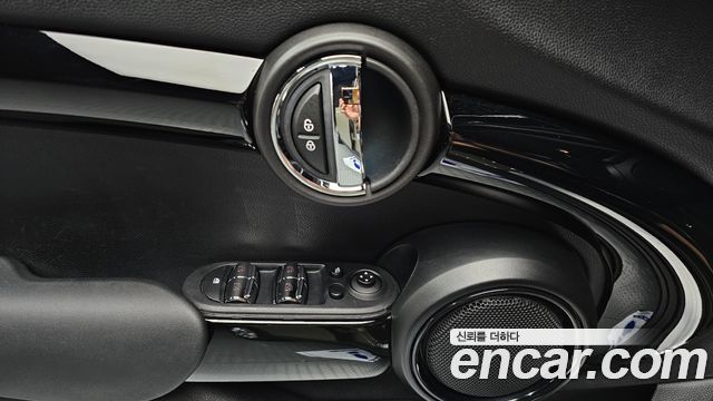 MINI Cooper 5Door HIGH 3rd 2019 — фото 28