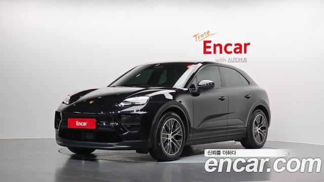 Porsche Macan EV Base