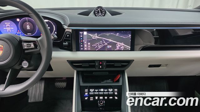 Porsche Macan EV Base 2025 — фото 17