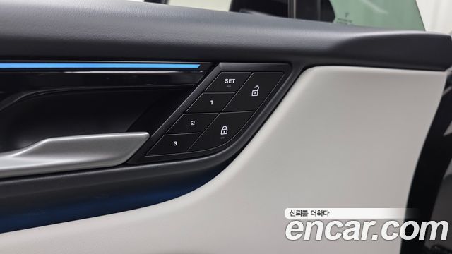 Porsche Macan EV Base 2025 — фото 24