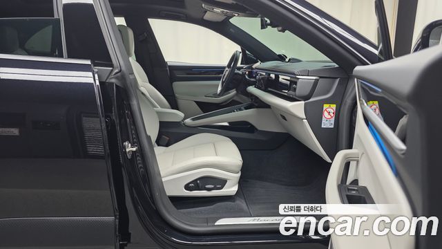 Porsche Macan EV Base 2025 — фото 32