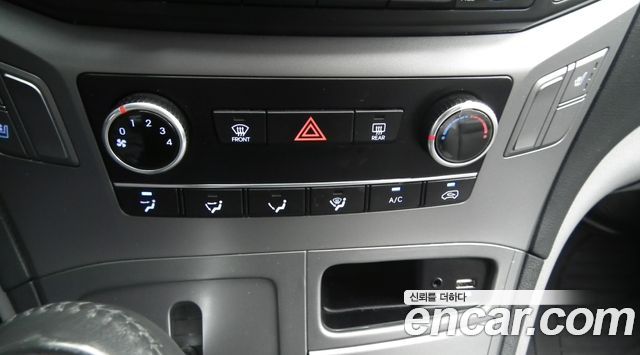 Hyundai Grand Starex Van 3-Seater Smart 2021 — фото 19