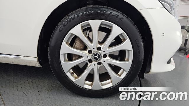 Mercedes-Benz E-Class (W213) E300 4MATIC Exclusive 2020 — фото 5