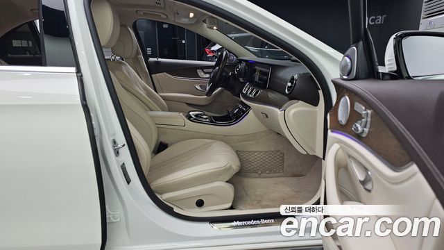 Mercedes-Benz E-Class (W213) E300 4MATIC Exclusive 2020 — фото 11
