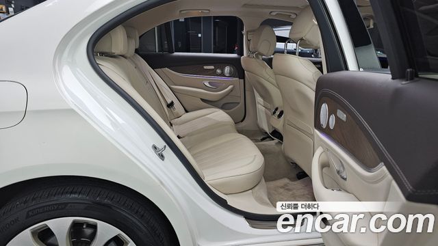 Mercedes-Benz E-Class (W213) E300 4MATIC Exclusive 2020 — фото 12