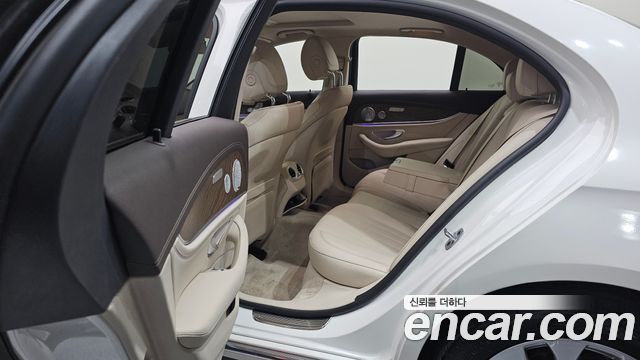Mercedes-Benz E-Class (W213) E300 4MATIC Exclusive 2020 — фото 26