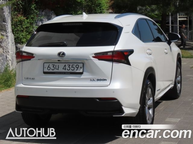 Lexus NX300h Executive 2017 — фото 3
