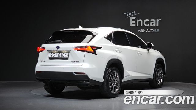 Lexus NX300h Supreme 2017 — фото 2