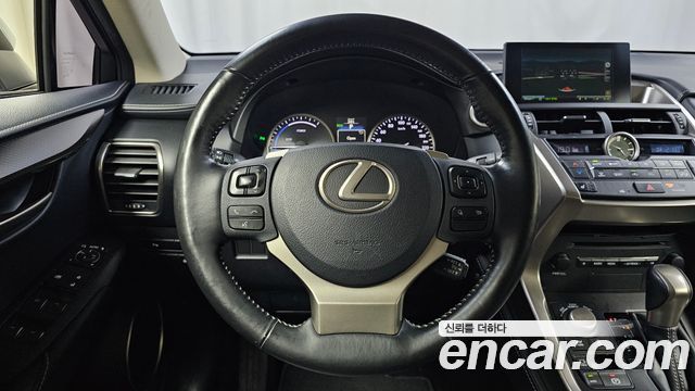 Lexus NX300h Supreme 2017 — фото 13
