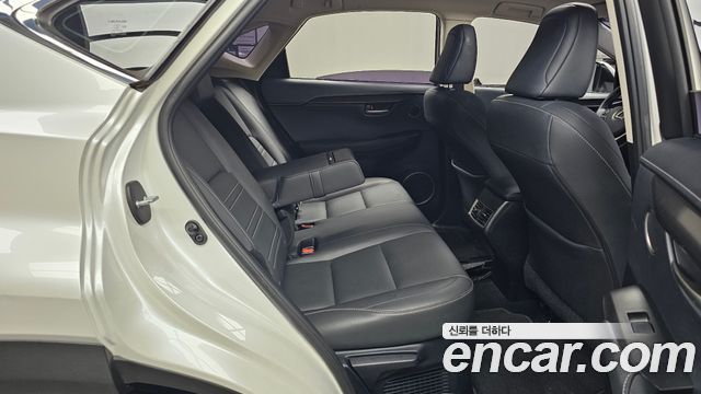 Lexus NX300h Supreme 2017 — фото 26