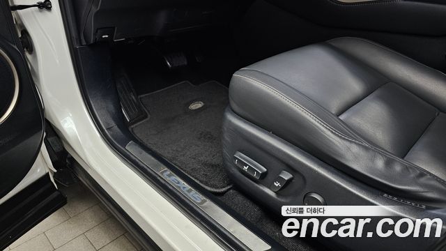 Lexus NX300h Supreme 2017 — фото 30