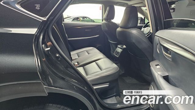 Lexus NX300h Supreme 2017 — фото 11