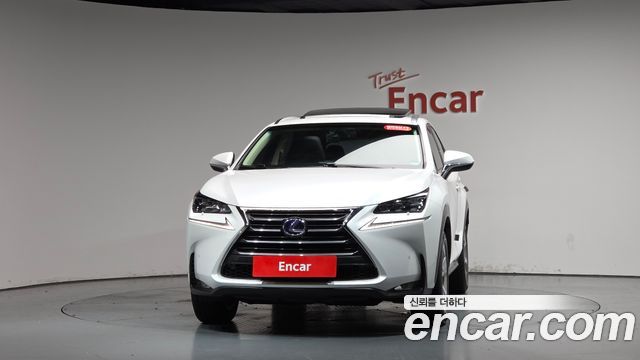 Lexus NX300h Executive 2017 — фото 3