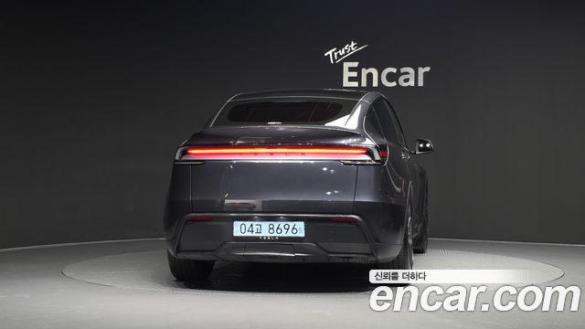 Tesla Model Y RWD 2025 — фото 4