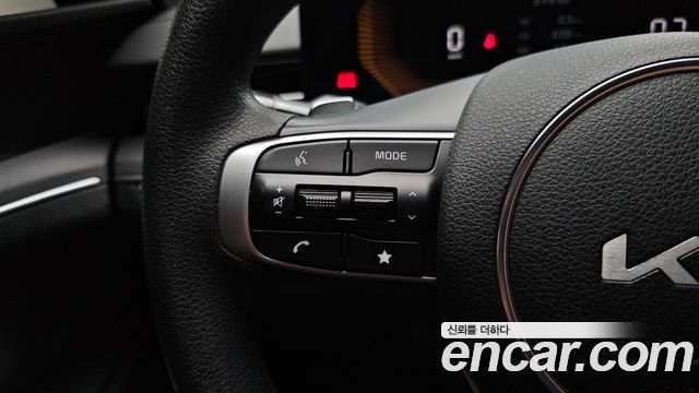 Kia K5 (III) 2.0 Prestige 2024 — фото 29