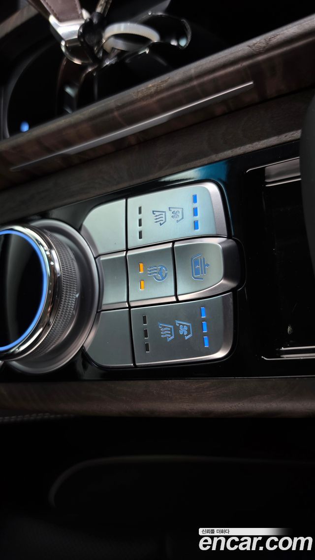 Genesis G90 5.0 AWD Prestige 2019 — фото 38