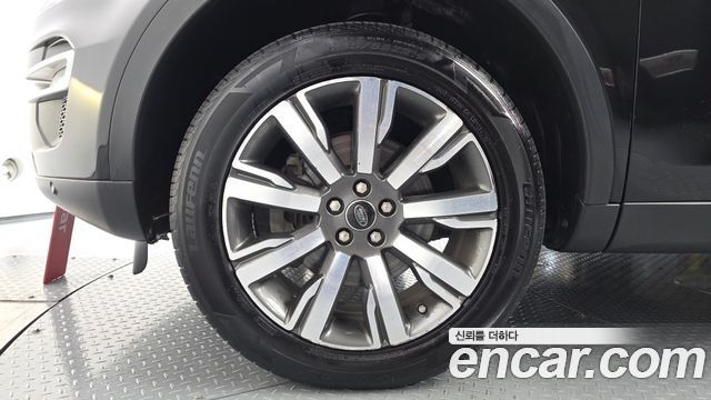 Land Rover Discovery Sport 2.0 TD4 HSE Luxury 2019 — фото 5