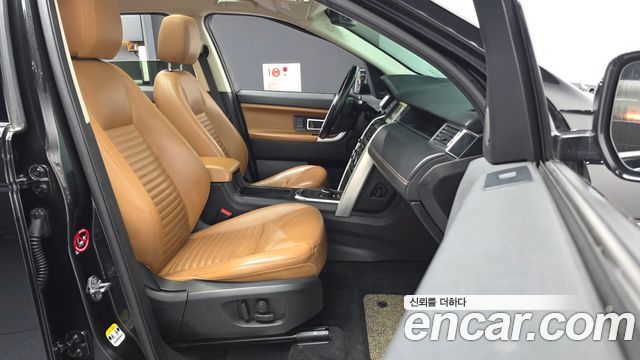 Land Rover Discovery Sport 2.0 TD4 HSE Luxury 2019 — фото 11