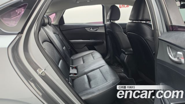 Kia K3 Luxury 2019 — фото 11